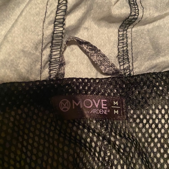 Medium Windbreaker - Picture 2 of 2